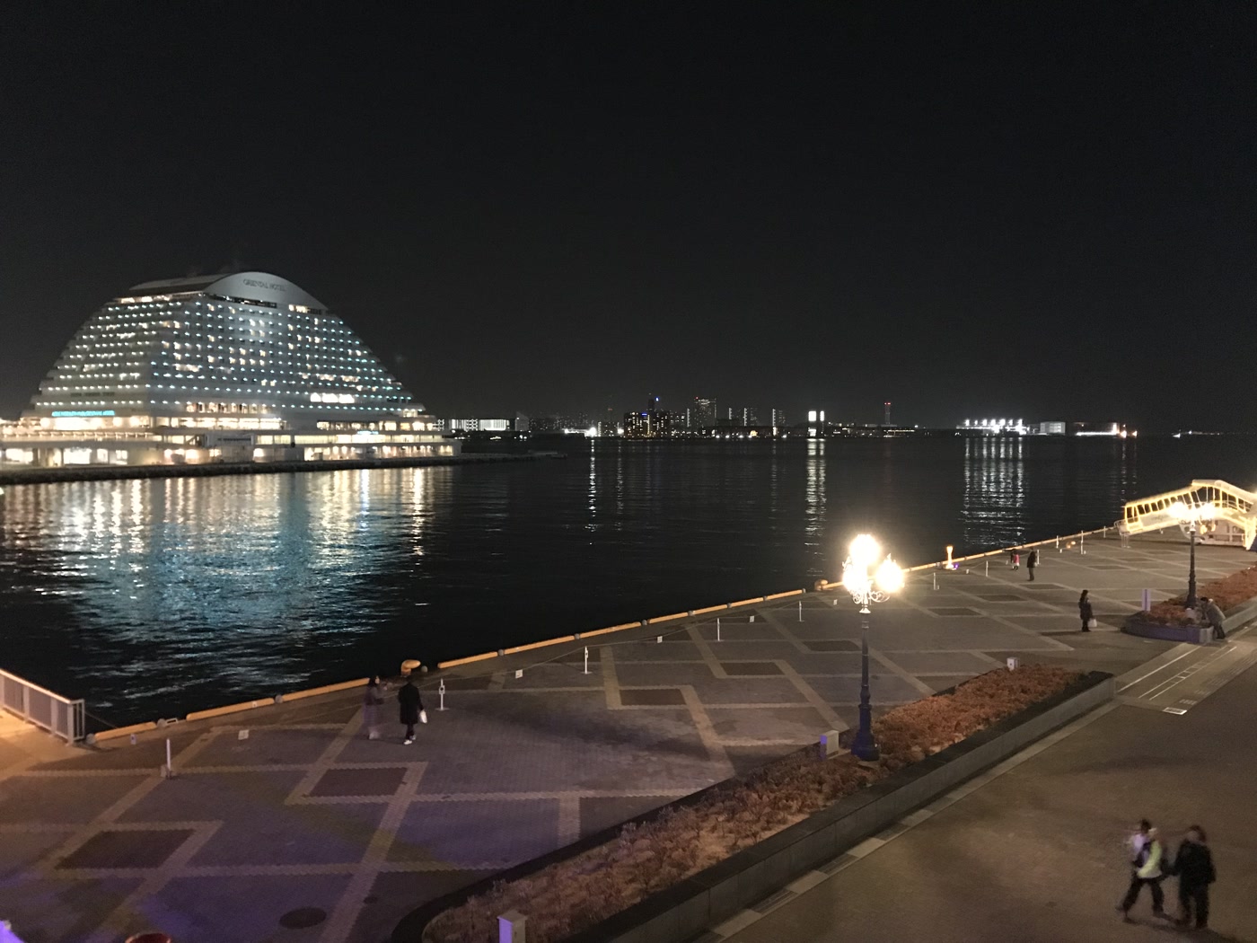 神戸メリケンパークオリエンタルホテルと神戸港の夜景