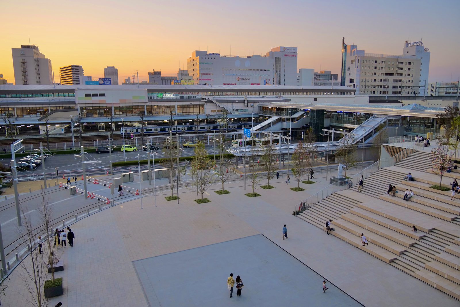 宇都宮駅東口・ライトライン乗り場方面